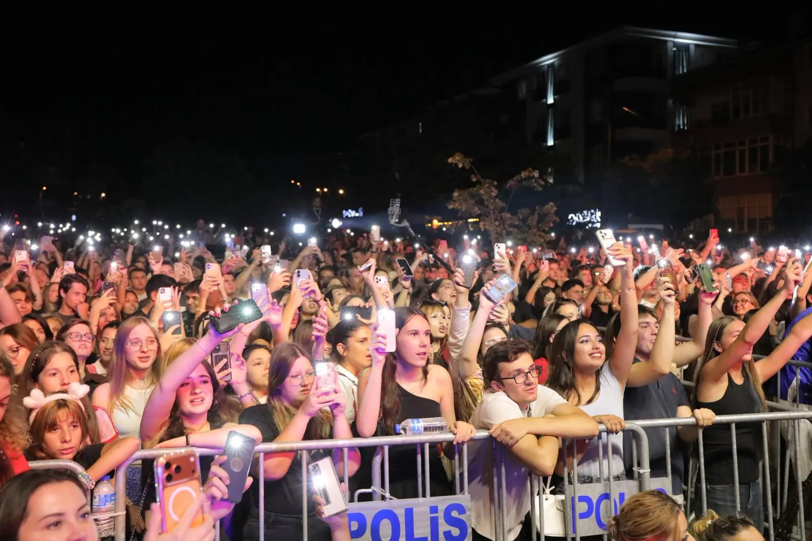 BİNLERCE EDİRNELİ 30 AĞUSTOS COŞKUSUNDA BULUŞTU galeri görseli